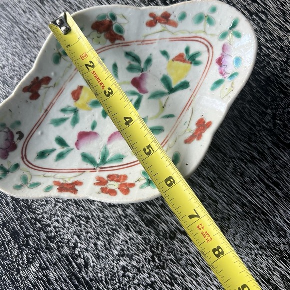 Antique Chinese Porcelain Famille Rose Bowl White with flowers. Excellent - Picture 6 of 6